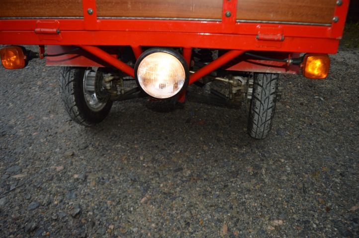 851163-10 Moped Mgb Delivery 2013