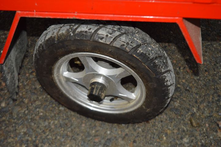 851163-11 Moped Mgb Delivery 2013