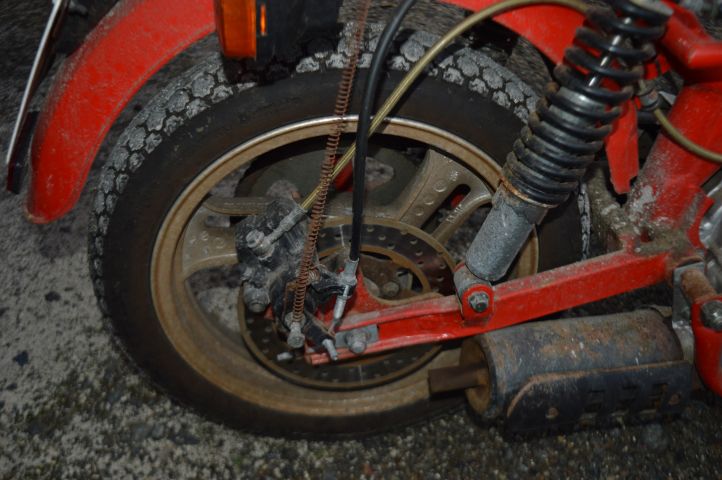 851163-12 Moped Mgb Delivery 2013