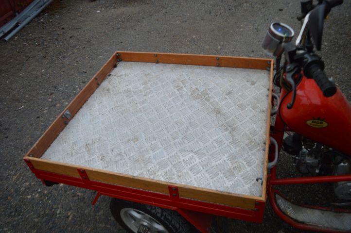 851163-15 Moped Mgb Delivery 2013