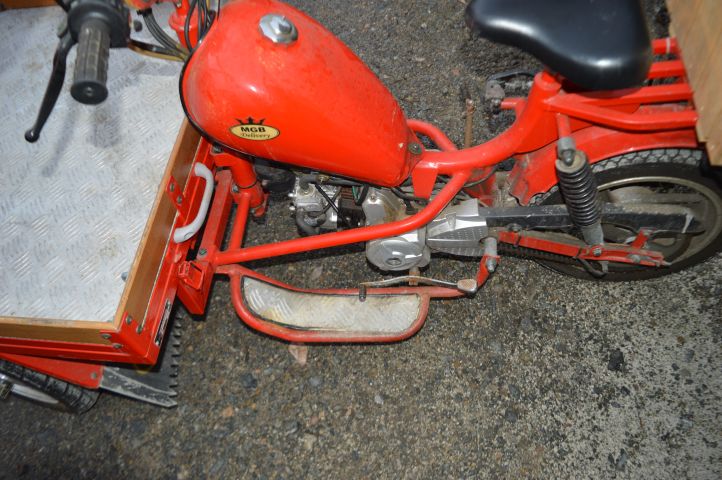 851163-16 Moped Mgb Delivery 2013