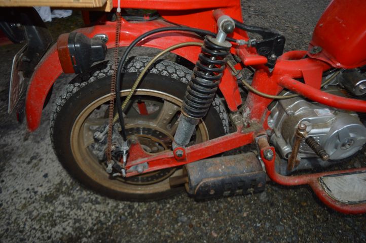 851163-20 Moped Mgb Delivery 2013