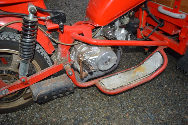 851163-21 Moped Mgb Delivery 2013