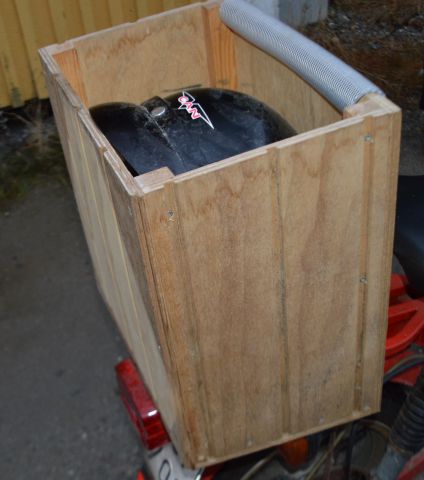 851163-23 Moped Mgb Delivery 2013