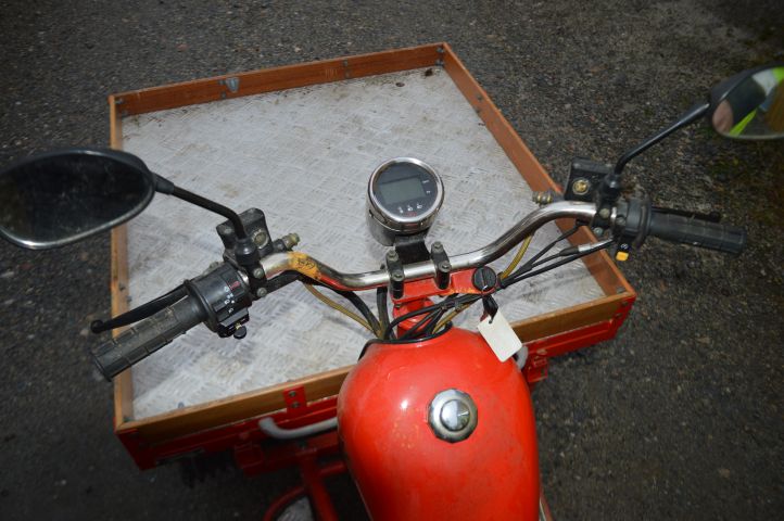 851163-29 Moped Mgb Delivery 2013