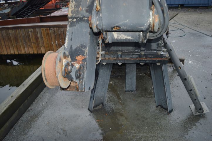 851165-9 Crane Tico Marine 200 - 1986