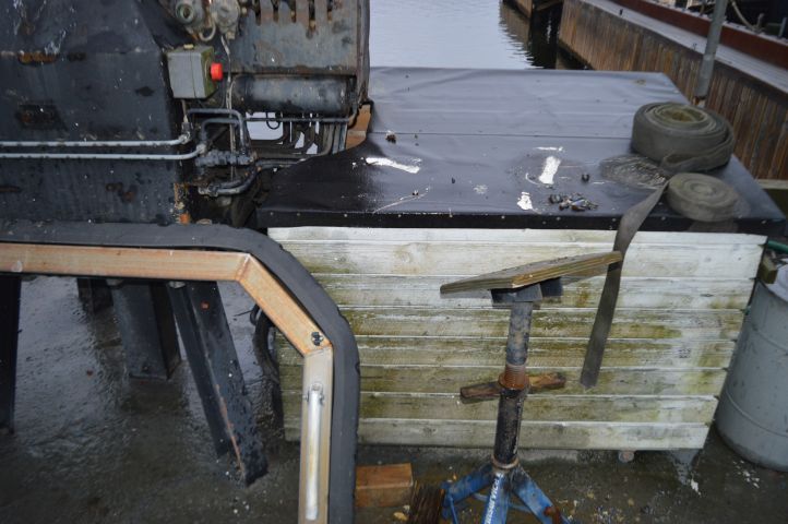 851165-15 Crane Tico Marine 200 - 1986