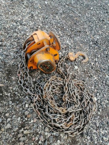 846631-1 Lift 1 ton lift