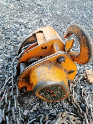 846631-2 Lift 1 ton lift