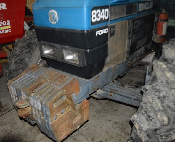 851293-17 New Holland 8340 1996