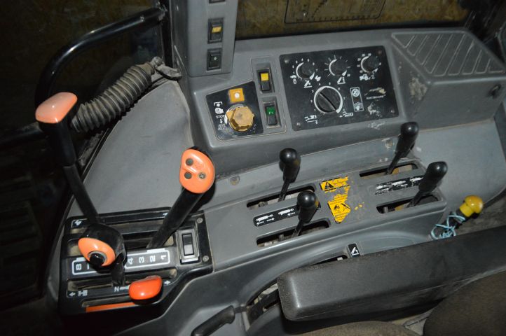 851293-22 New Holland 8340 1996