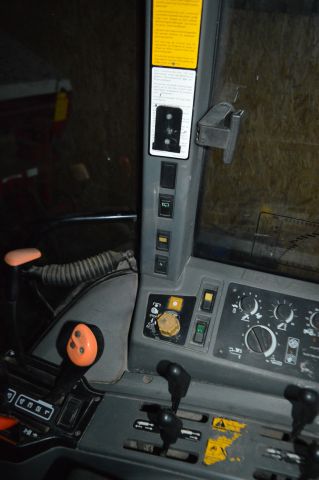 851293-24 New Holland 8340 1996