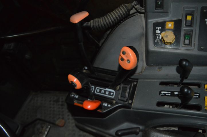 851293-26 New Holland 8340 1996