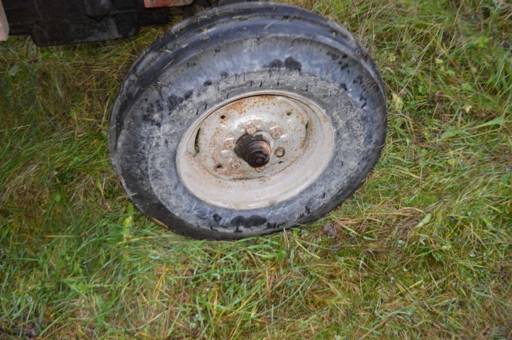 851295-11 Massey Ferguson 165 1966