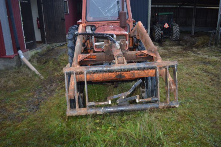 851295-27 Massey Ferguson 165 1966