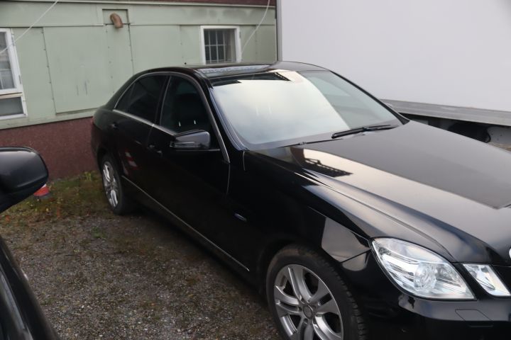851313-8 Mercedes-Benz E 350 CDI 4MATIC BlueEFFICIENCY 7G-Tronic, 265hp, 2011