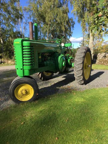 812048-1 Veteran Tractor John Deere Model A -1947