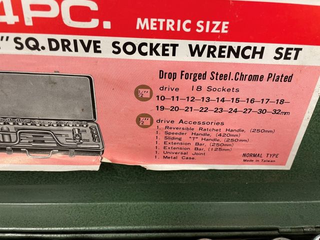 828915-3 Socket wrenches 2 drawers