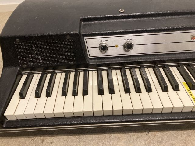 851336-3 Wurlitzer 200A (needs repair / vaatii korjausta)