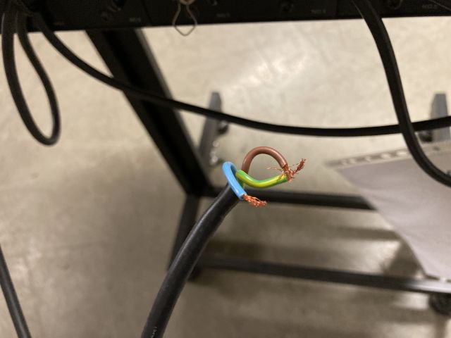 851346-7 Technics SL-1000 MKIIP Turntable (for parts / osiksi)