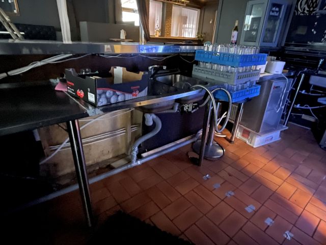 848912-15 Built-in stainless steel bar counter