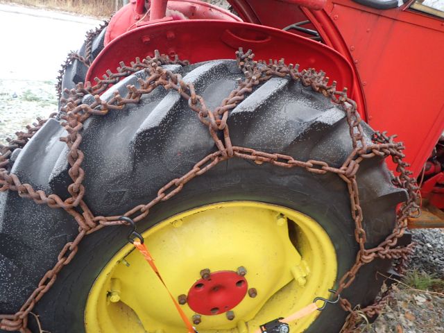 752072-18 David Brown with front loader