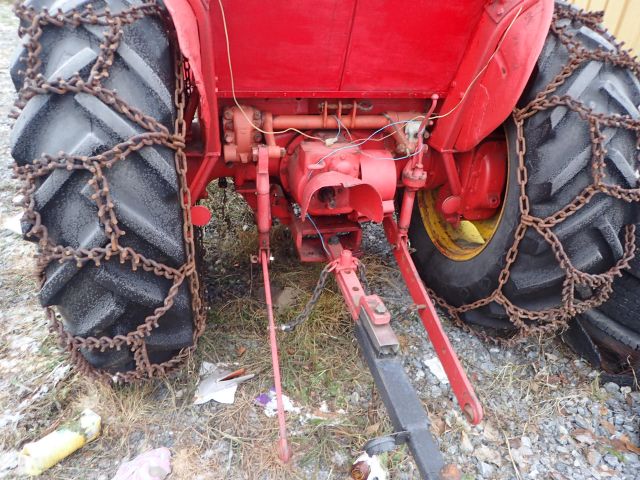 752072-25 David Brown with front loader