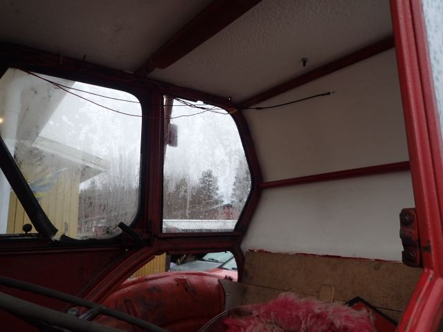 752072-30 David Brown with front loader