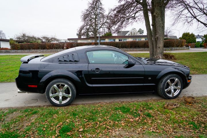 852234-11 Ford Mustang, 2006 - 297 hp