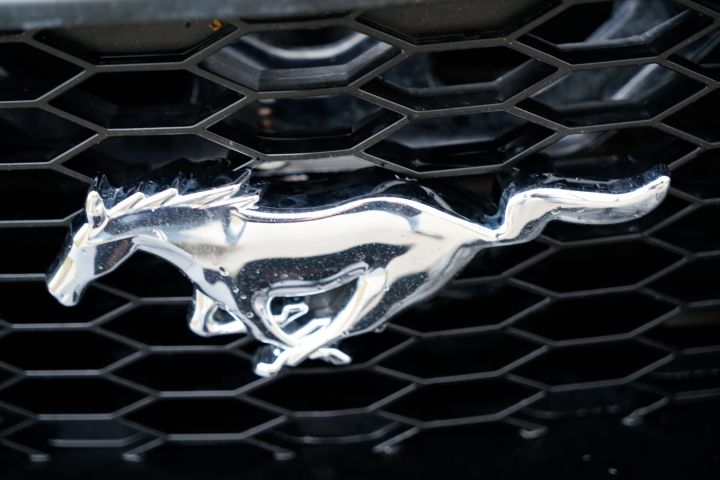 852234-29 Ford Mustang, 2006 - 297 hp