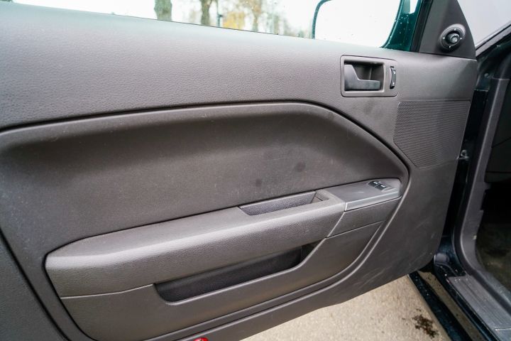 852234-34 Ford Mustang, 2006 - 297 hp