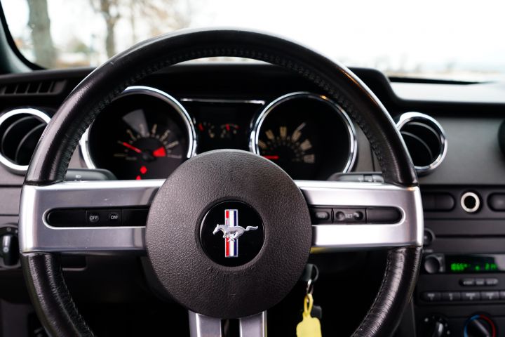 852234-40 Ford Mustang, 2006 - 297 hp