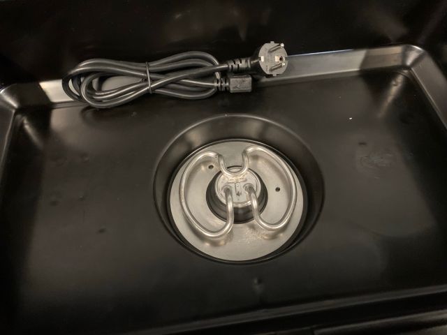 851989-4 New electric chafing dish with rolltop