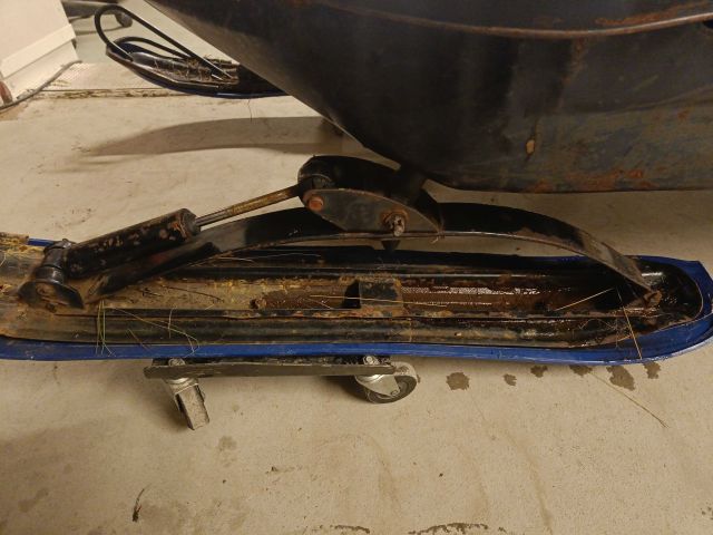 755322-14 Polaris Star Track -1988 Reg: NZS933 Repair Object