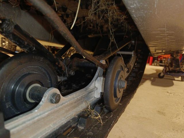 755322-42 Polaris Star Track -1988 Reg: NZS933 Repair Object