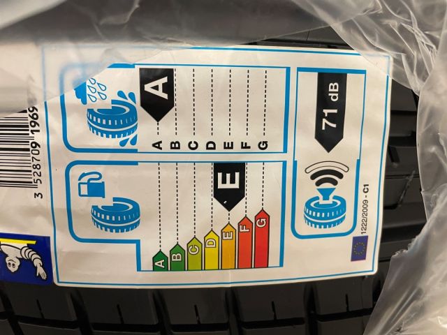 679909-5 Summer tires Michelin PS3 195 / 50R15 82V