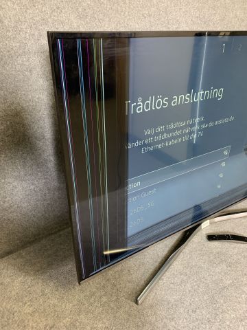 748136-4 TV Samsung Defective screen