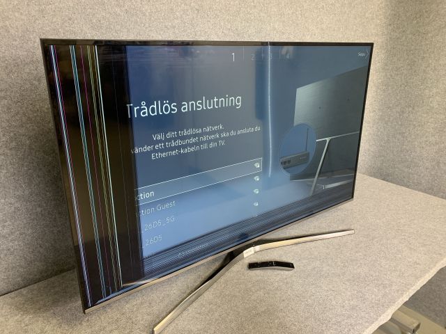 748136-5 TV Samsung Defective screen