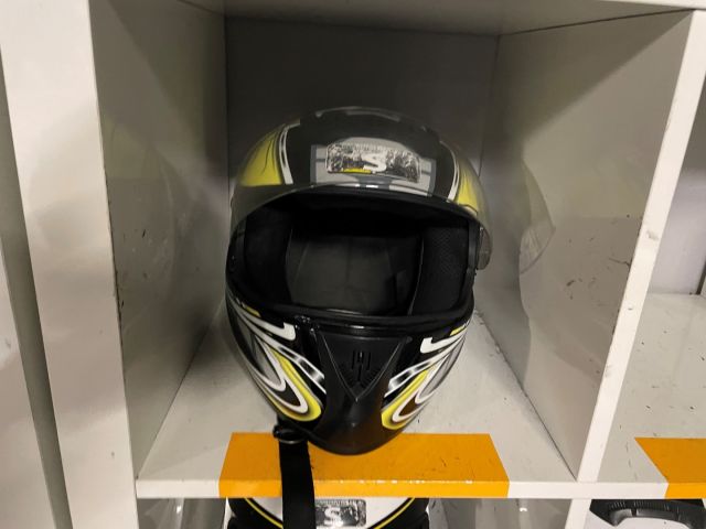 852998-9 Go-kart helmets 46 pcs XXS-XL