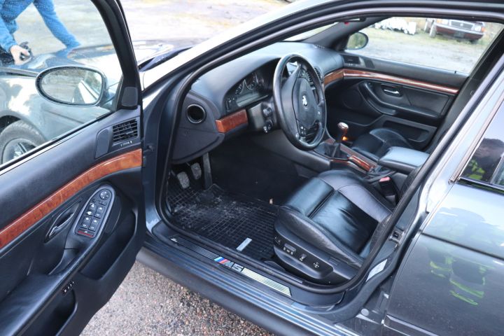 840870-8 BMW M5 Sedan Manual, 400hp, 1999