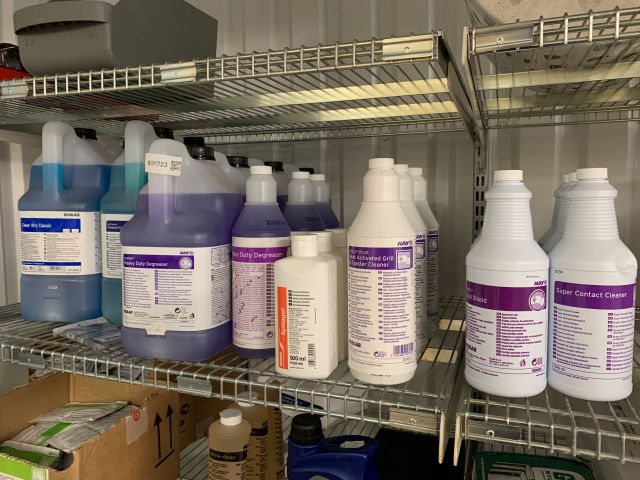 809847-18 Cleaning equipment: Aluminum stand for mop, air freshener, detergent