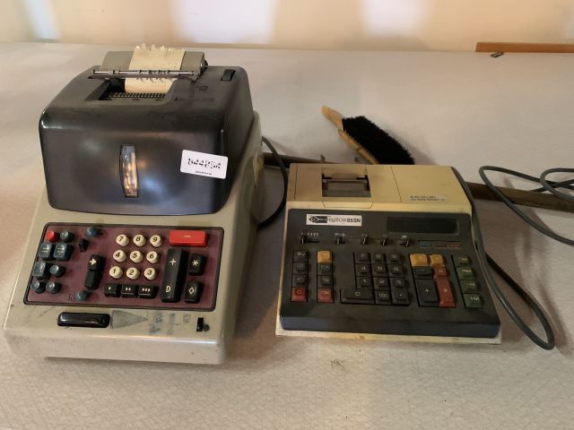 844854-1 Calculator 2 older