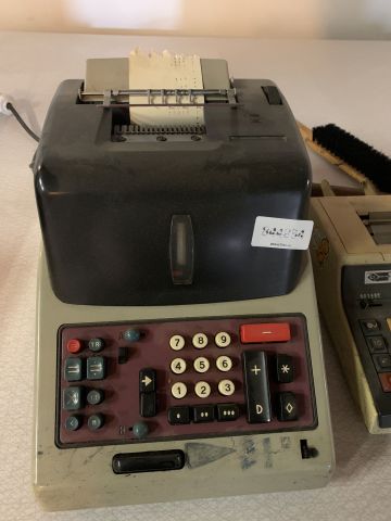 844854-2 Calculator 2 older