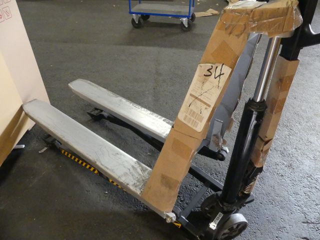 836239-5 Höglyftande pallvagn  "Saxlift "