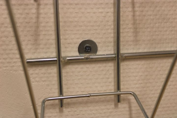 794698-17 Kontorstillbehör - Whiteboard, tidningsställ, brevkorgar, golvfläkt m.m.