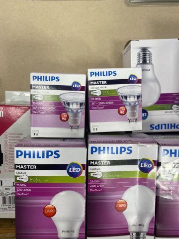 854177-4 Assortment with various electrical items