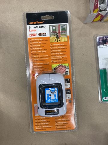 854177-14 Assortment with various electrical items