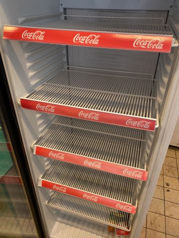 805997-8 Refrigerator, standing, 372 L