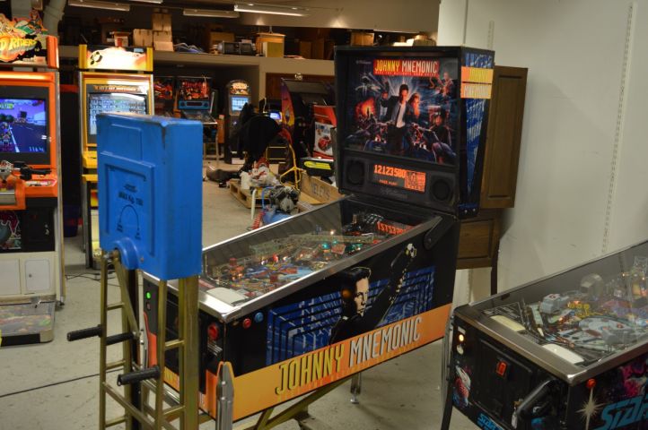 779376-4 Pinball Williams Johnny Mnemonic -1995