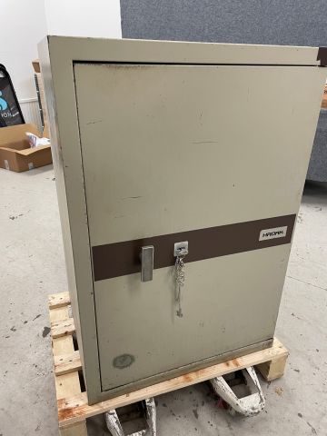 828936-1 Safe, Hadak